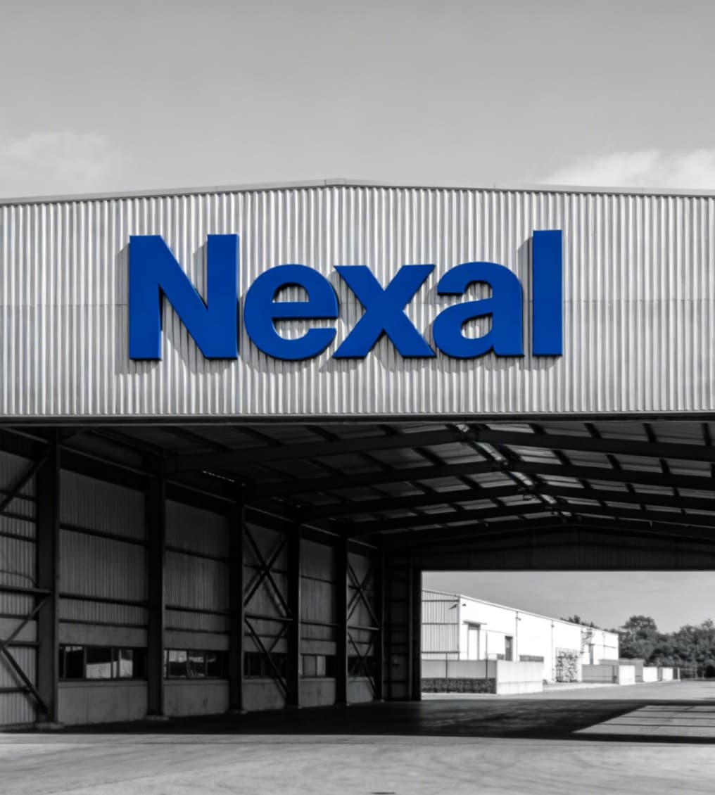 jimeng-2026-02-03-3977-【主体】工厂大门建筑，现代工业金属结构，几何线条 【细节】严格按照原图进行超高清...@2x (1)